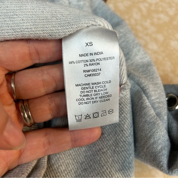 Joes collection grommet sleeve sweatshirt - Picture 6 of 7